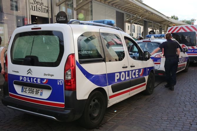 Francuska policija, Policajci u Francuskoj Parrizu Francuska policija, Policajci u Francuskoj Parrizu