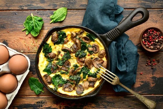 omlet, omlet sa spanaćem i pečurkama, omlet sa spanaćem, omlet sa pečurkama, jaja, doručak omlet, omlet sa spanaćem i pečurkama, omlet sa spanaćem, omlet sa pečurkama, jaja, doručak