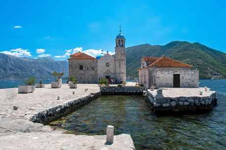 Ostrvce Gospa od Škrpjela, Boka Kotorska, Perast, Crna Gora Ostrvce Gospa od Škrpjela, Boka Kotorska, Perast, Crna Gora