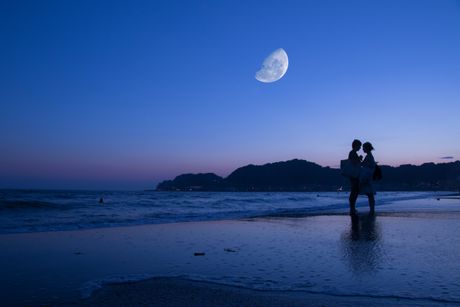 ljubav, ljubavni par, horoskop, zodijak, plaža, zaljubljeni par, mesec ljubav, ljubavni par, horoskop, zodijak, plaža, zaljubljeni par, mesec