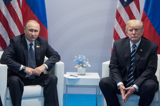 Donald Tramp, Vladimir Putin Donald Tramp, Vladimir Putin