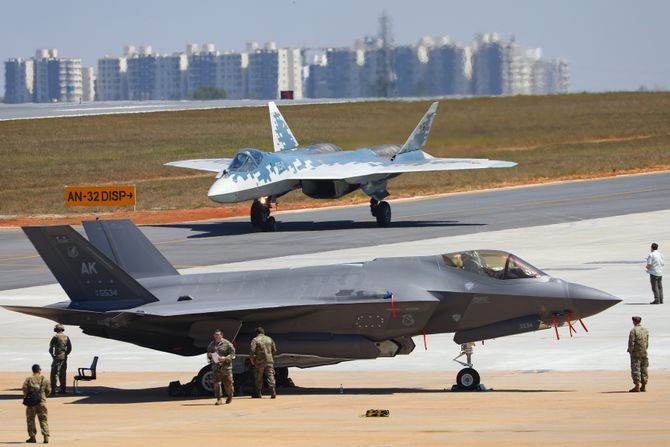 Su-57, F-35 Su-57, F-35